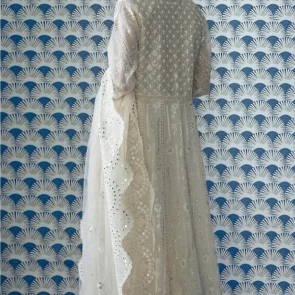 New Original Sana Safinaz Pakistani 4 piece creamish white anarkali dress - Picture 3 of 10